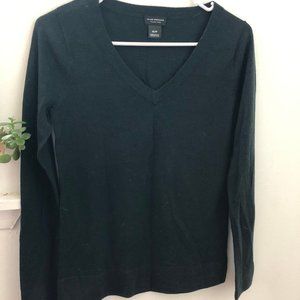 Club Monaco V neck sweater- Size XS